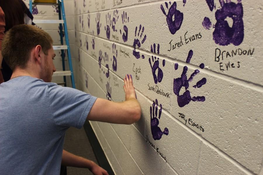 Dustin Shore makes his mark on the 2015 wall.