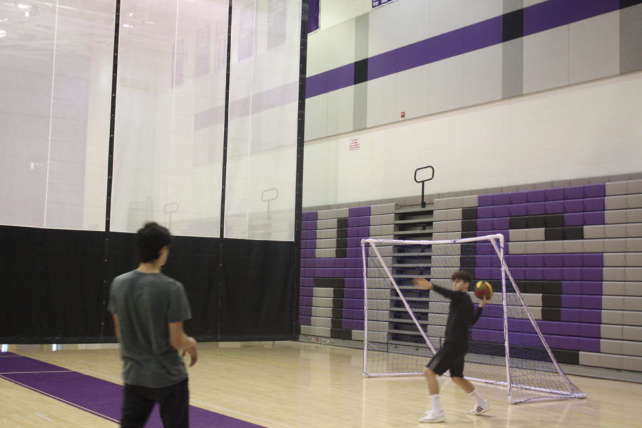 Student throws ball at Speedball tournament