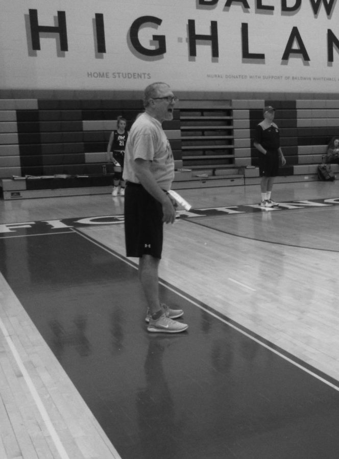 New+mentality%3A+Longtime+coach+and+school+counselor+Kyle+DeGregorio+is+the+new+coach+for+the+girls+basketball+team.+