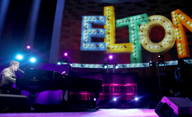 Elton+John+debuts+new+Peex+device+in+tour+to+optimize+fan+experience.