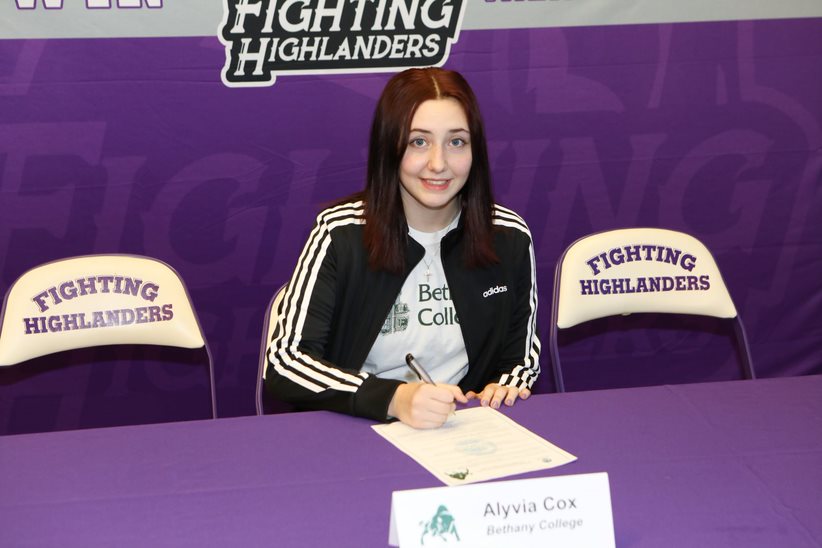 Alyvia+Cox+signs+to+play+Division+III+basketball+at+Bethany+College.