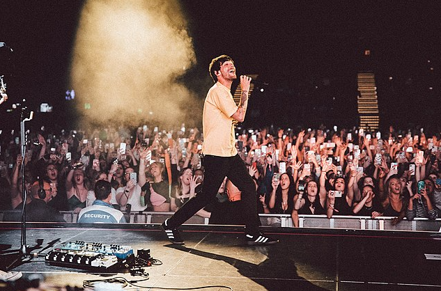 Louis Tomlinson disappoints with a highly anticipated album, Faith in the future. 