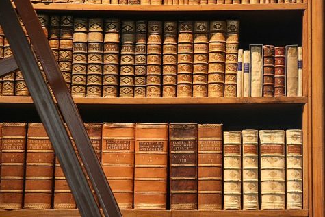 Alyssa Thayer and Mandy Wu debate whether modern books are better than classics.