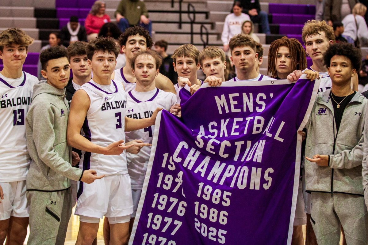 Highlanders Boys basketball wins WPIAL 5a section 3 this season.