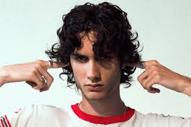 Indie music artist Sombr recently released his new album 'I Barely Know Her'. Image via Warner Records.