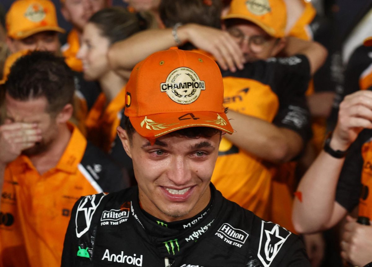 Formula One F1 - Abu Dhabi Grand Prix - Yas Marina Circuit, Abu Dhabi, United Arab Emirates - December 7, 2025 McLaren's Lando Norris celebrates with his team after becoming the 2025 Formula One World Champion REUTERS/Amr Alfiky
