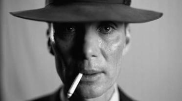 Murphy stars as the eponymous Oppenheimer in the 2023 historical biopic. Image via Universal Pictures.