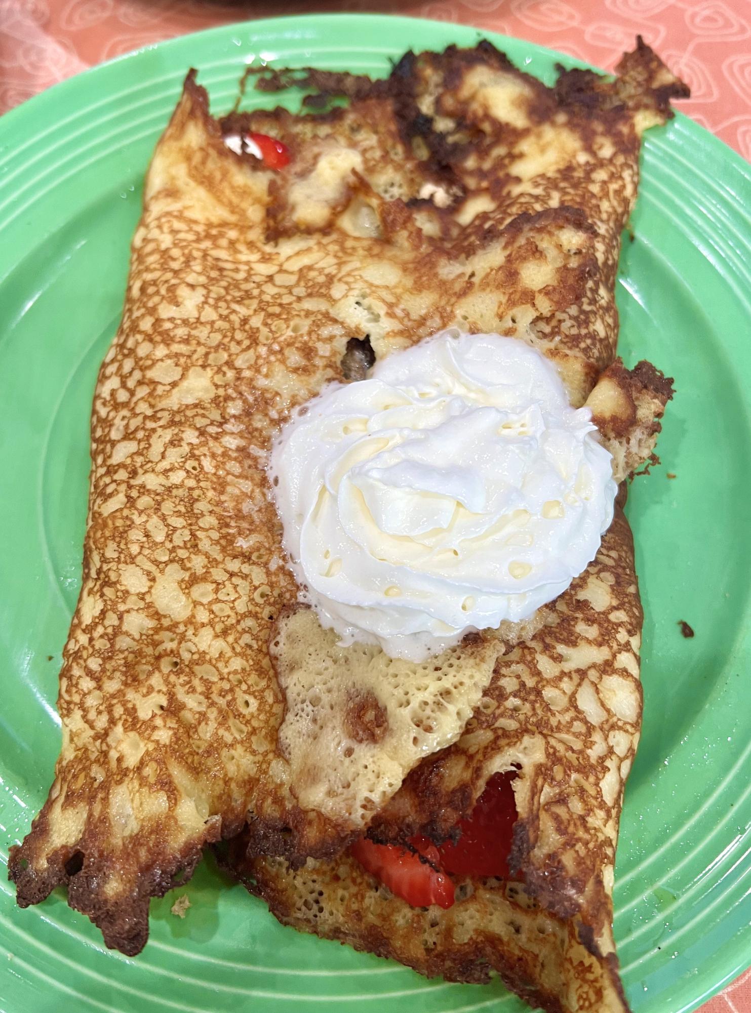 Pamela’s offers various kinds of crepe-style hotcakes including strawberry and blueberry. 