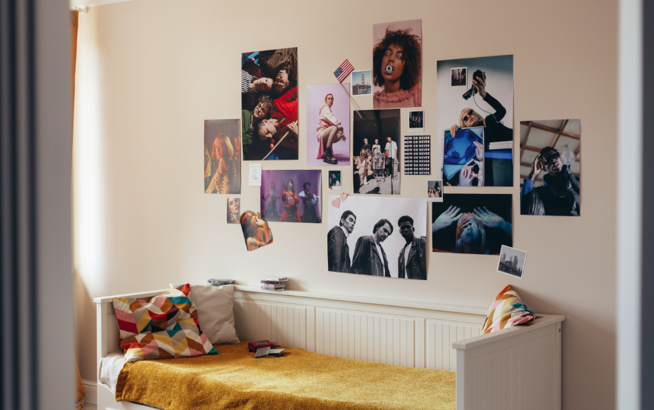 A college dorm can bring new experiences. Image via Pexels.